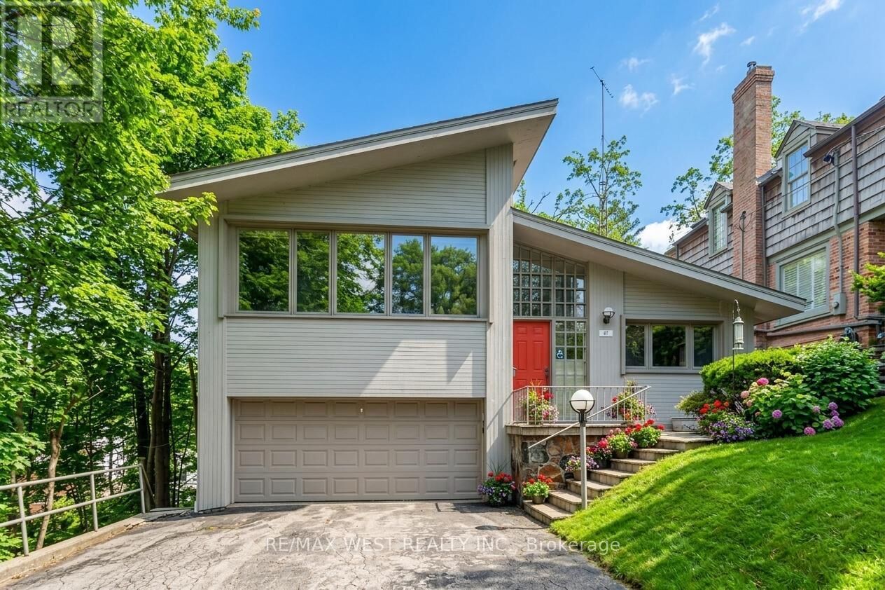Property Photo:  47 Saint Georges Road  ON M9A 3T2 
