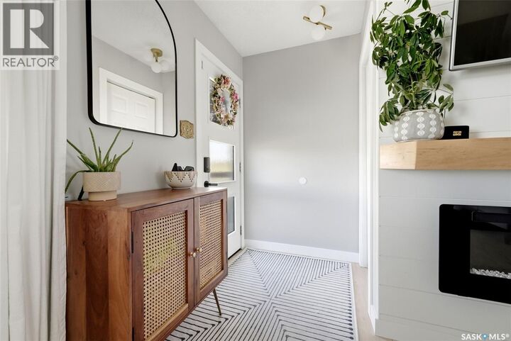 Property Photo:  5721 McKinley Avenue  SK S4T 7L3 