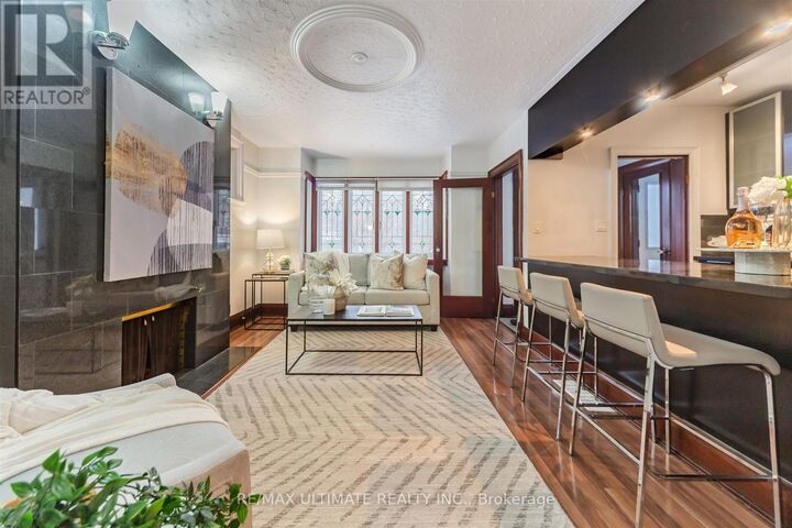 Property Photo:  46 Lorindale Avenue  ON M5M 3C2 