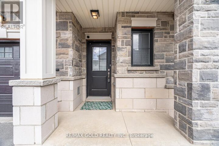 Property Photo:  30 Mia Drive 2  ON L9B 0K1 