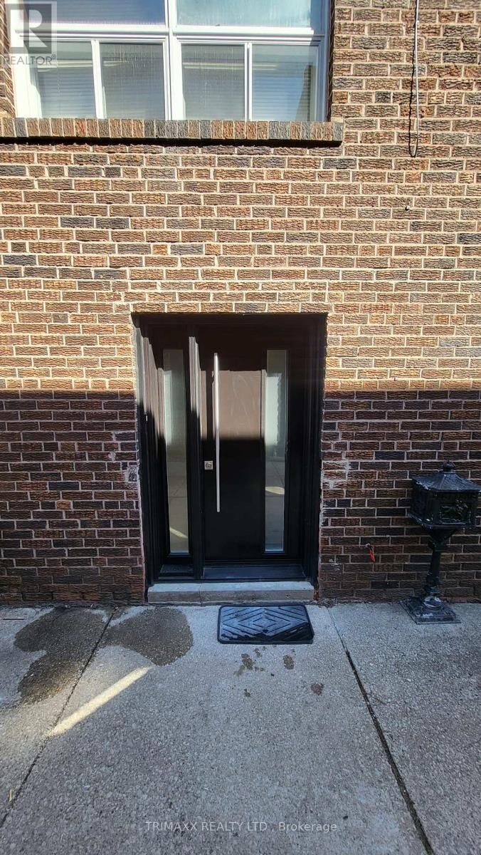 Property Photo:  19 St Andrews Boulevard Bsmt  ON M9R 1V9 