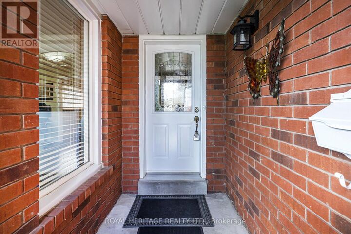 Property Photo:  525 Sundown Crescent  ON L1V 6A8 