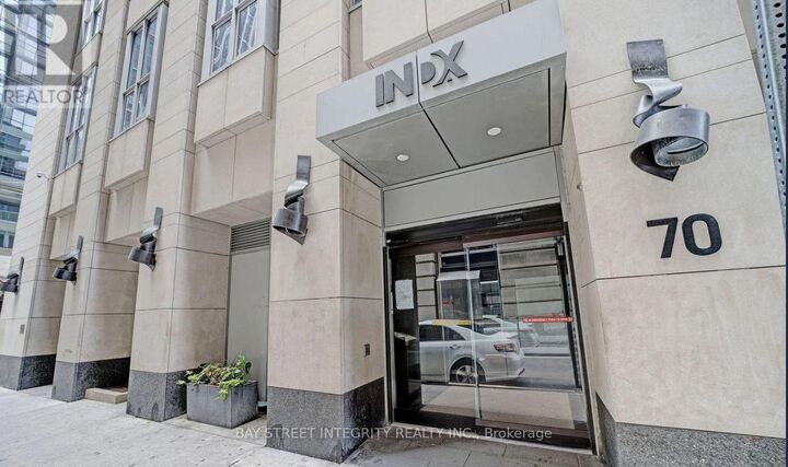 Property Photo:  70 Temperance Street 1909  ON M5H 4E8 
