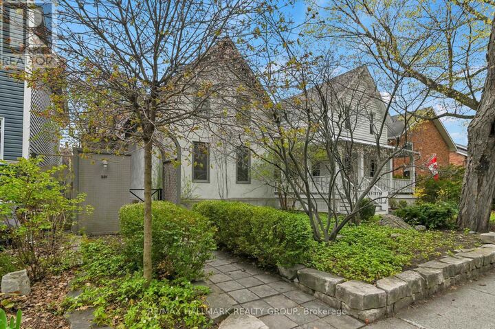 Property Photo:  231 Mackay Street  ON K1M 2B6 