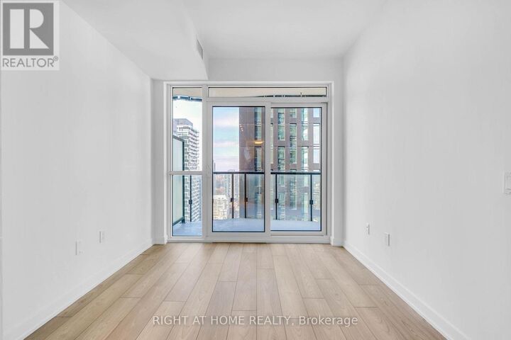 Property Photo:  110 Broadway Avenue 3004S  ON M4P 1V3 