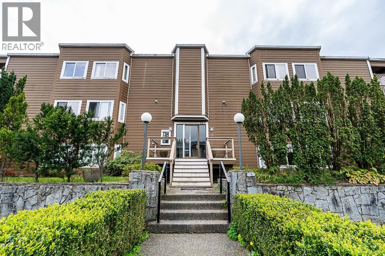 Property Photo:  107 West 27th Street 203  BC V7N 4G5 