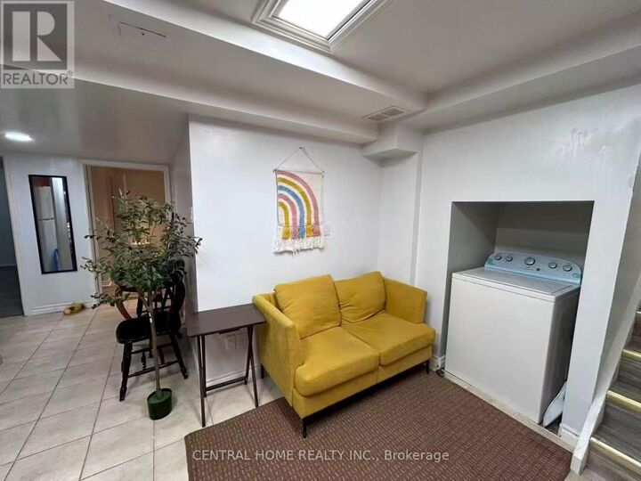 Property Photo:  25 Eastvale Drive Bsmt  ON L3S 4N9 
