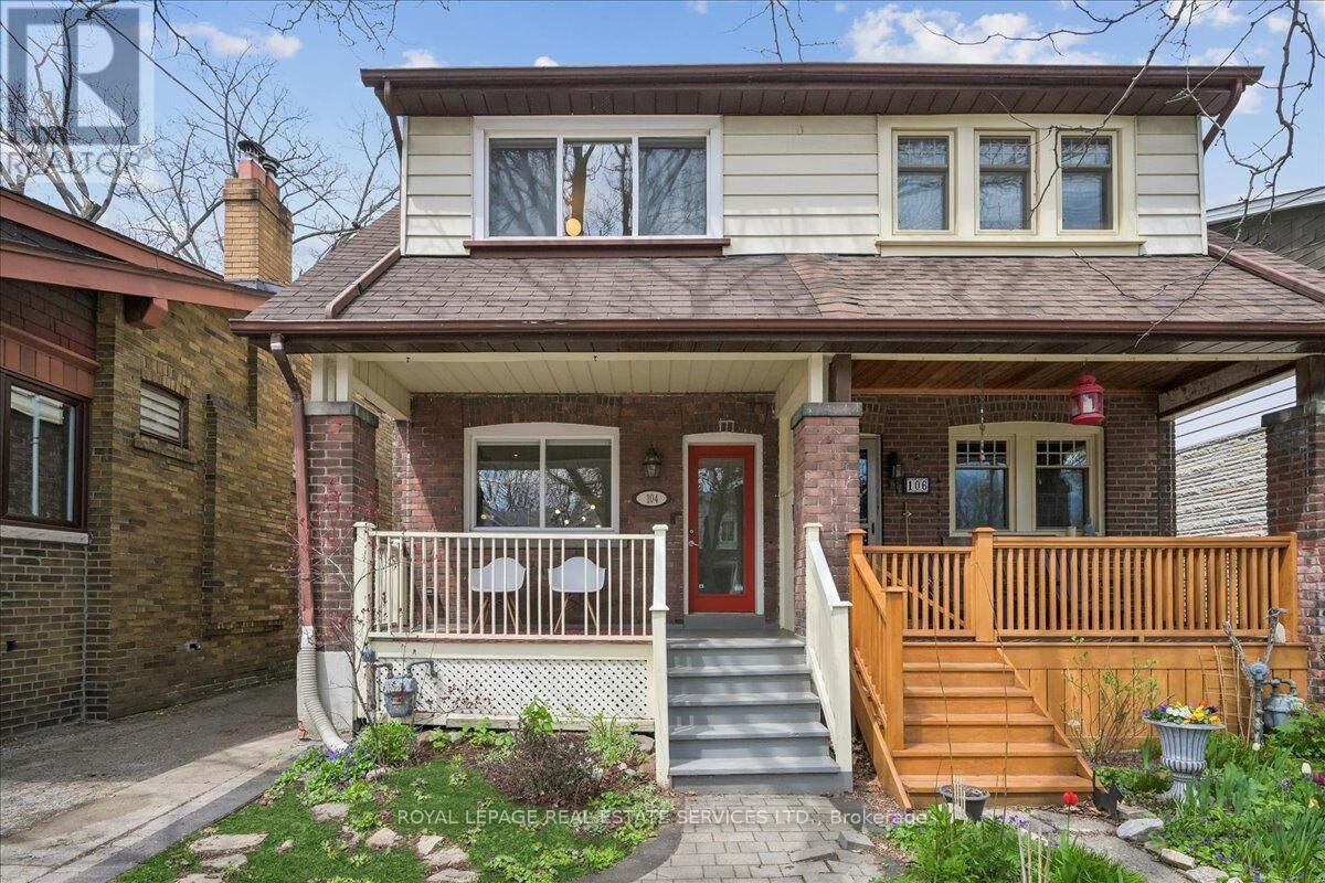 Property Photo:  104 Oakcrest Avenue  ON M4C 1B7 