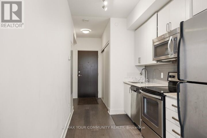 Property Photo:  7608 Yonge Street 518  ON L4J 1V9 