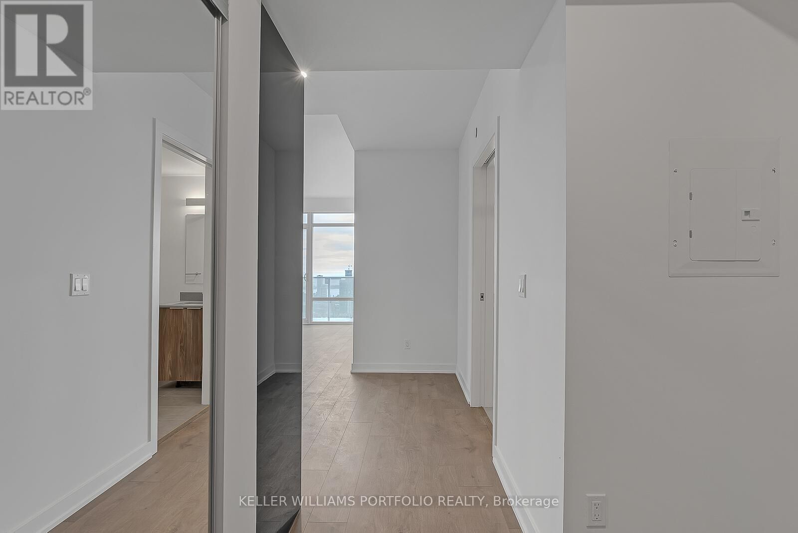 Property Photo:  501 Yonge Street 5209  ON M4Y 0G8 