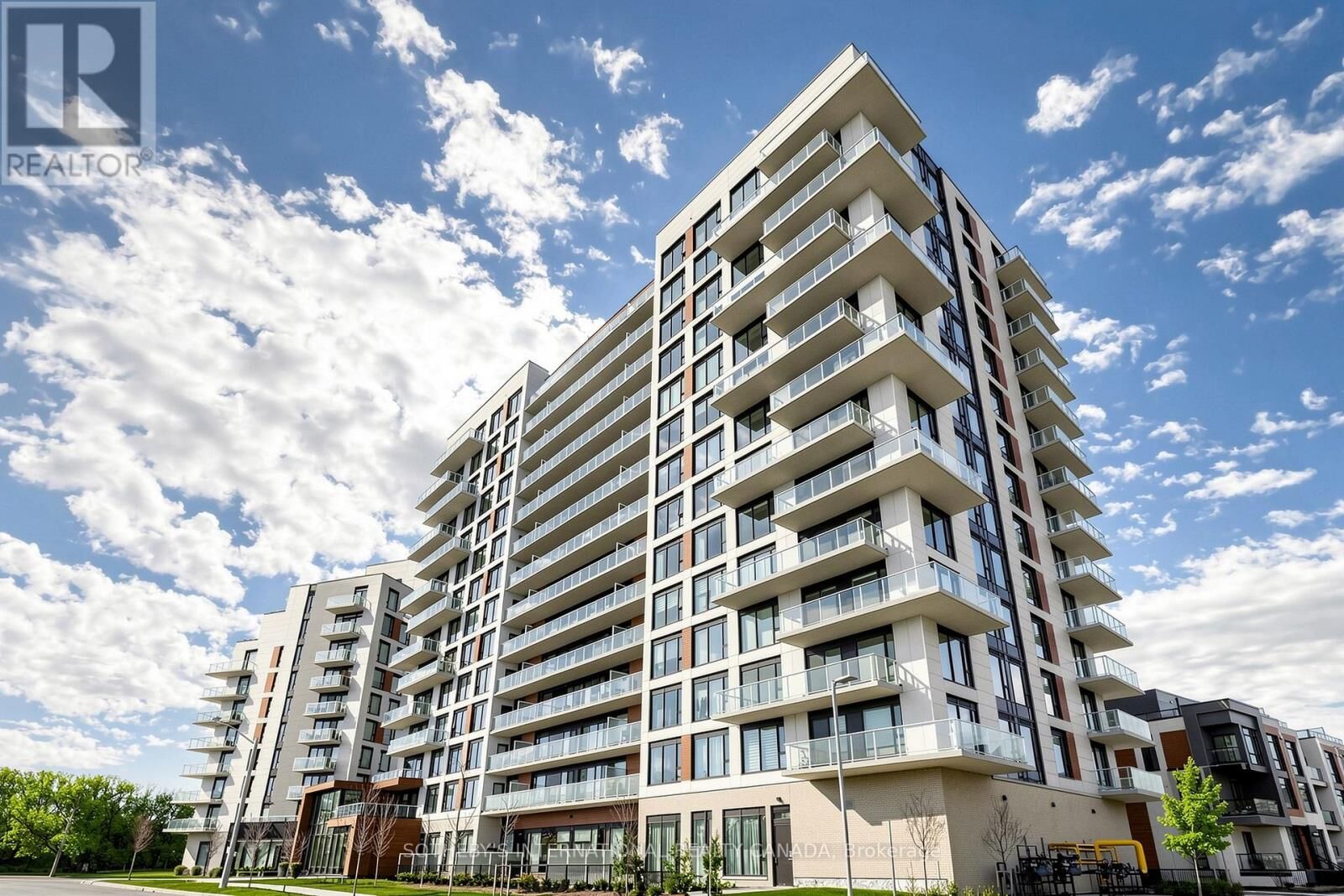 Property Photo:  2 David Eyer Road 1127  ON L4S 0N6 