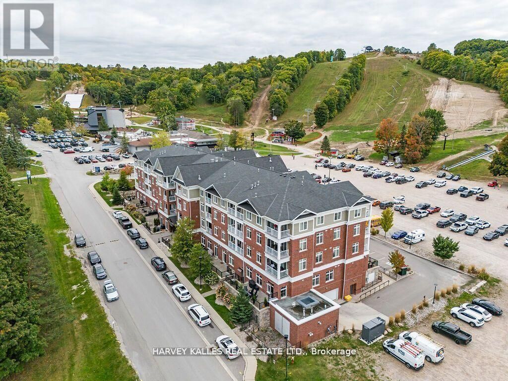 Property Photo:  40 Horseshoe Boulevard 416  ON L4M 4Y8 