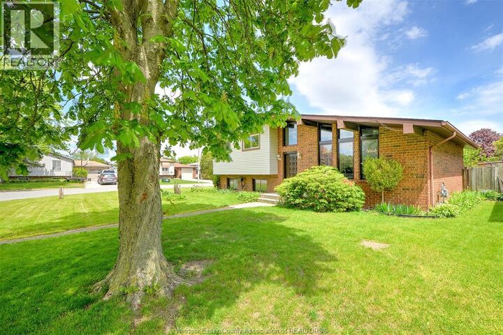 Property Photo:  204 Pearson Drive  ON N0R 1G0 