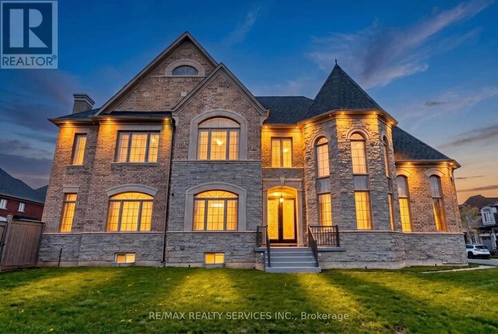 Property Photo:  28 Pendergast Court  ON L6P 4G7 