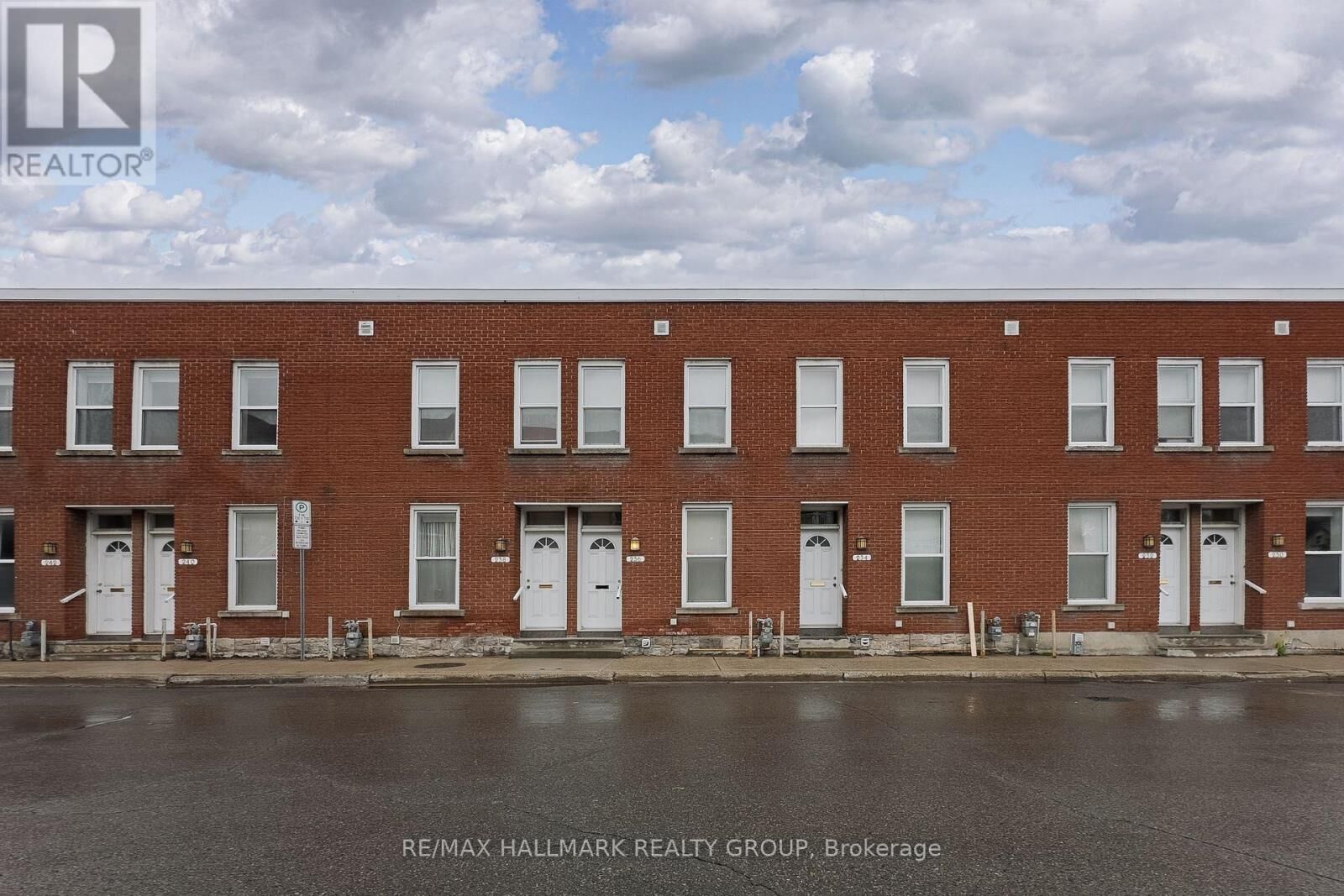Property Photo:  238 Cumberland Street  ON K1N 7H5 