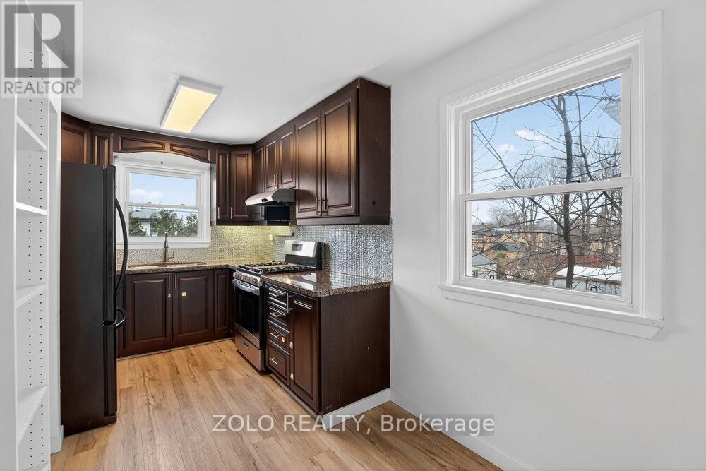 Property Photo:  20 Bridesburg Drive 3  ON M9R 2K3 