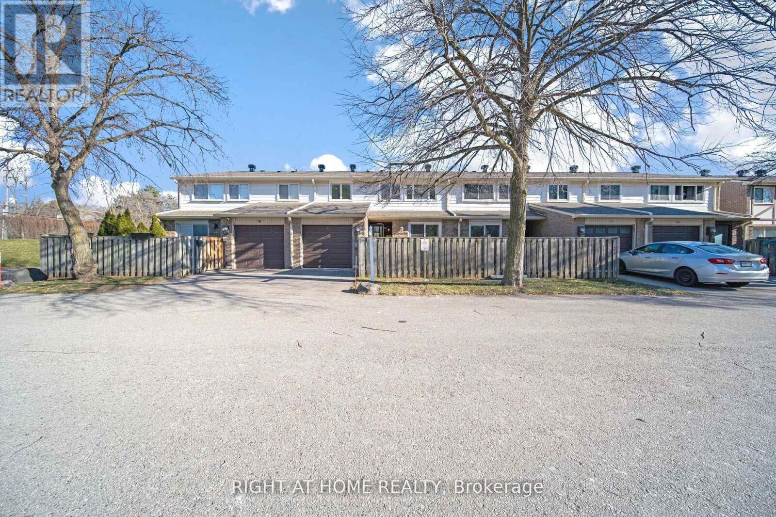 Property Photo:  12 Lace Fernway Way West  ON M2J 4L9 