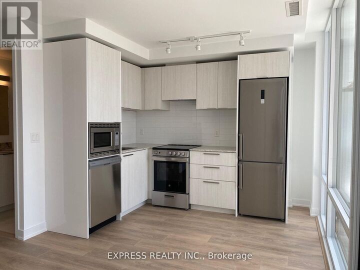 Property Photo:  18 Maitland Terrace 2206  ON M4Y 0H2 