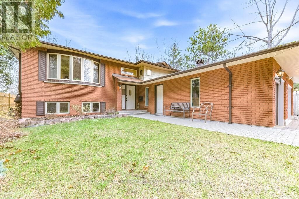 Property Photo:  1411 Victoria Street  ON K8H 3K4 