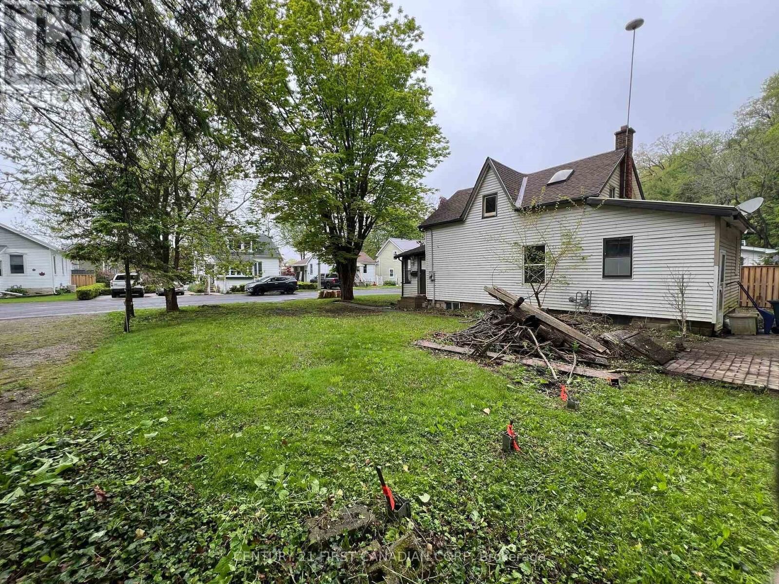 Property Photo:  205 Orchard Street  ON N5L 1C4 