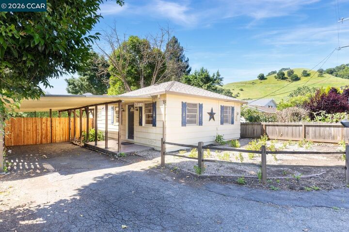 Property Photo:  3265 Hillview Ln  CA 94549 
