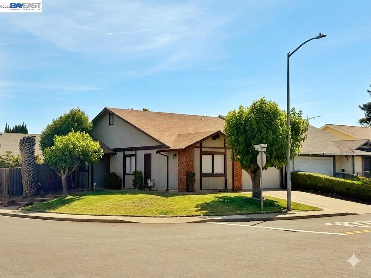 Property Photo:  460 Lisa Ann St  CA 94565 