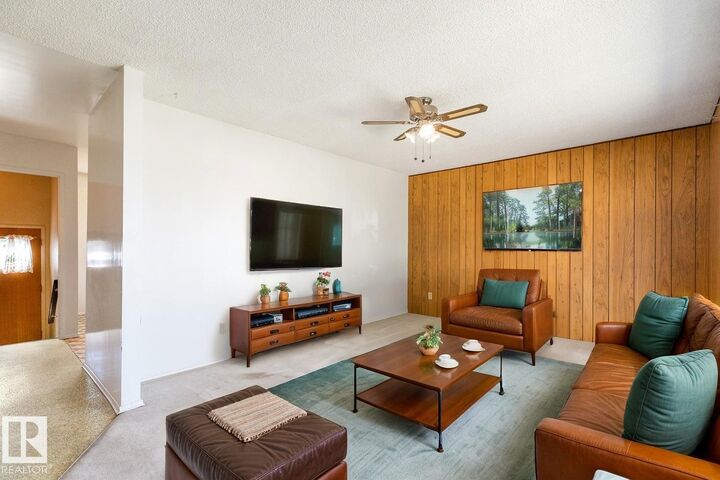 Property Photo:  10103 104 Avenue  AB T8R 1A8 