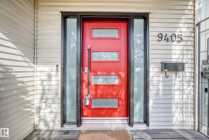 Property Photo:  9405 101 Street NW  AB T5K 0W5 