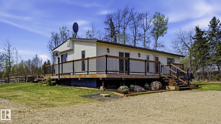 Property Photo:  53426 Rge Road 41 55  AB T0E 0J0 