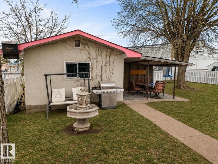 Property Photo:  5124 49 Avenue  AB T7A 1J7 