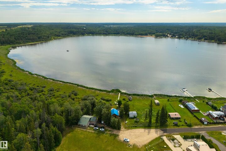 113 Bayview Drive — photo 1