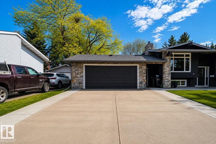 Property Photo:  126 Harrison Drive NW  AB T5A 2R4 