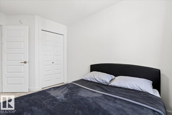 Property Photo:  1910 Collip View View SW 15  AB T6W 5H4 