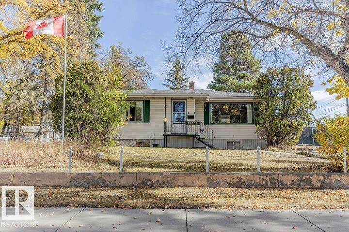 Property Photo:  12339 89 Street NW  AB T5B 3W8 