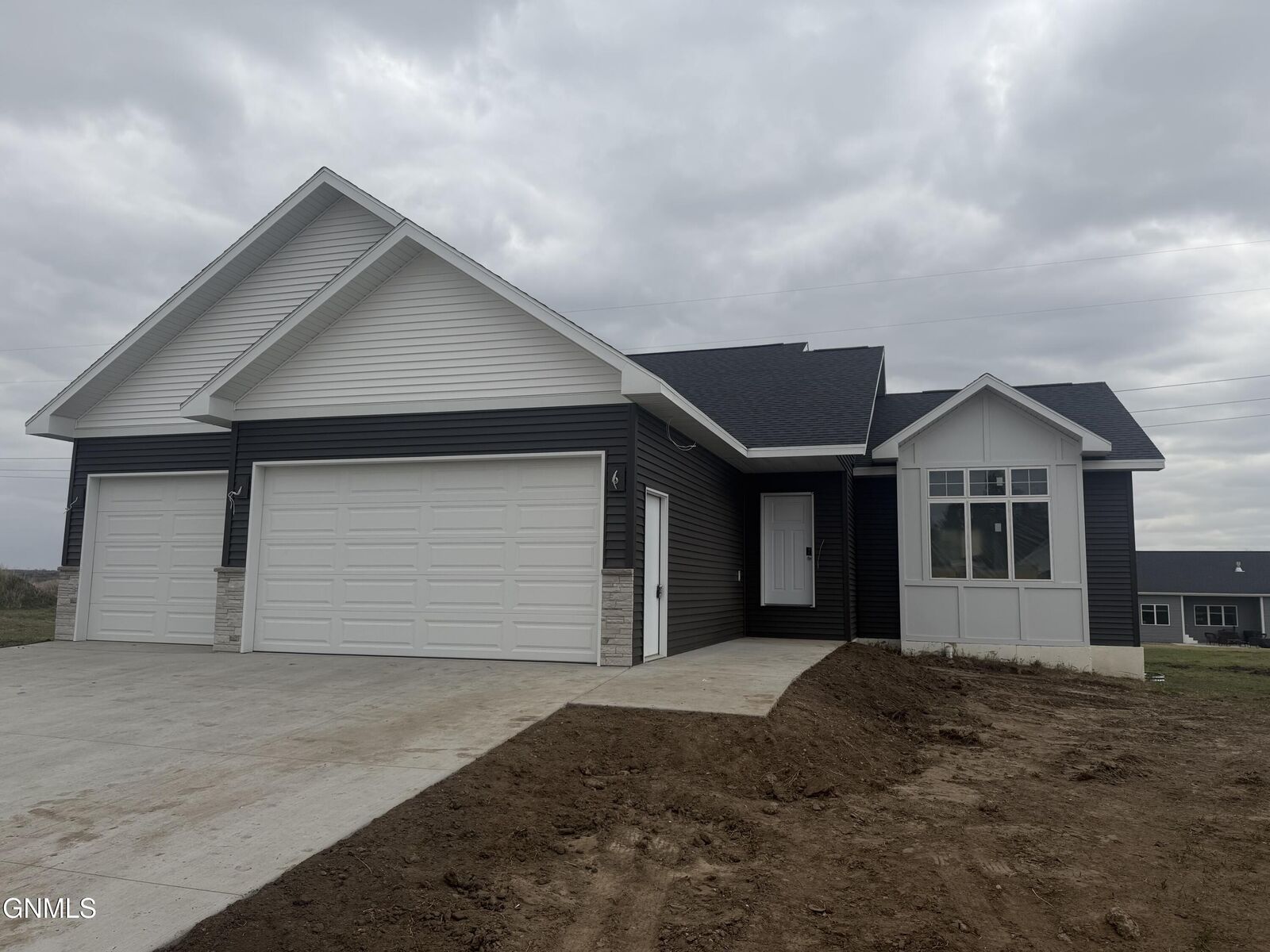 Property Photo:  5315 Hendrickson Drive  ND 58504 