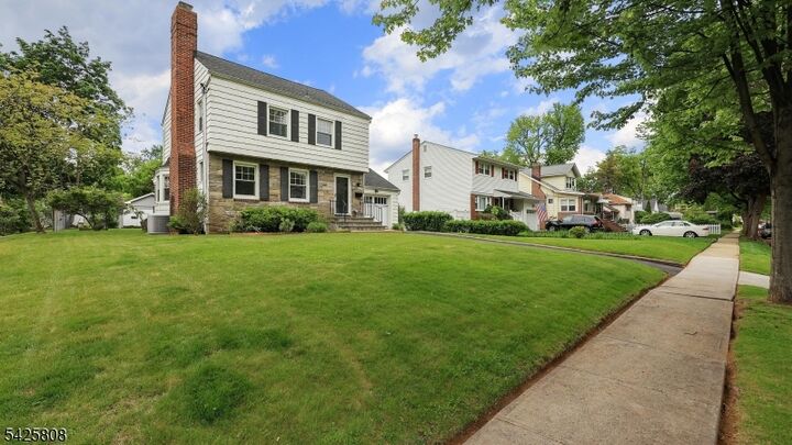 Property Photo:  9 Hawthorne St  NJ 07016 