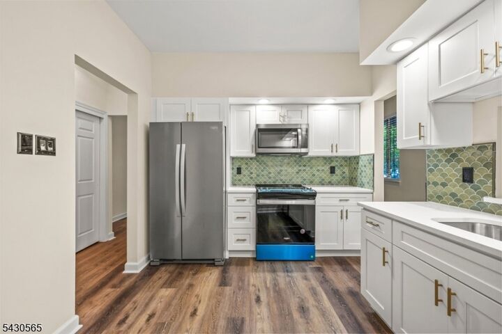 Property Photo:  19 Foxwood Dr  NJ 07950 