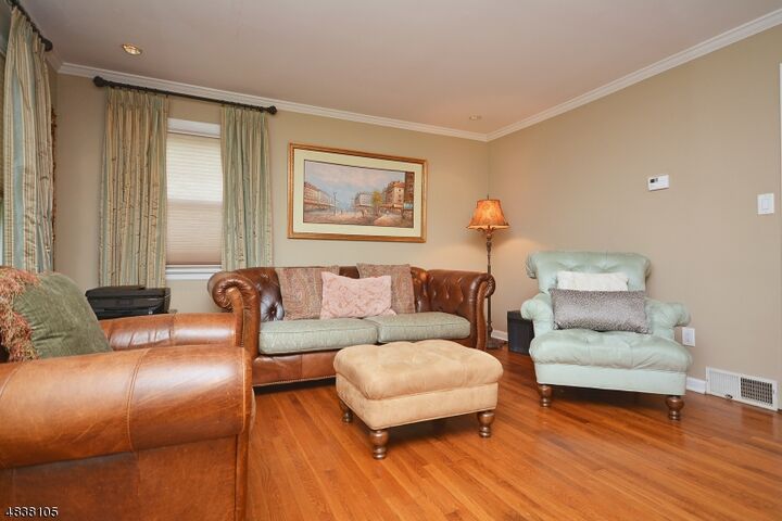 Property Photo:  64 Fairview Ave  NJ 07974 