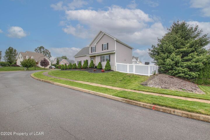Property Photo:  266 Susquehannock Drive  PA 18702 