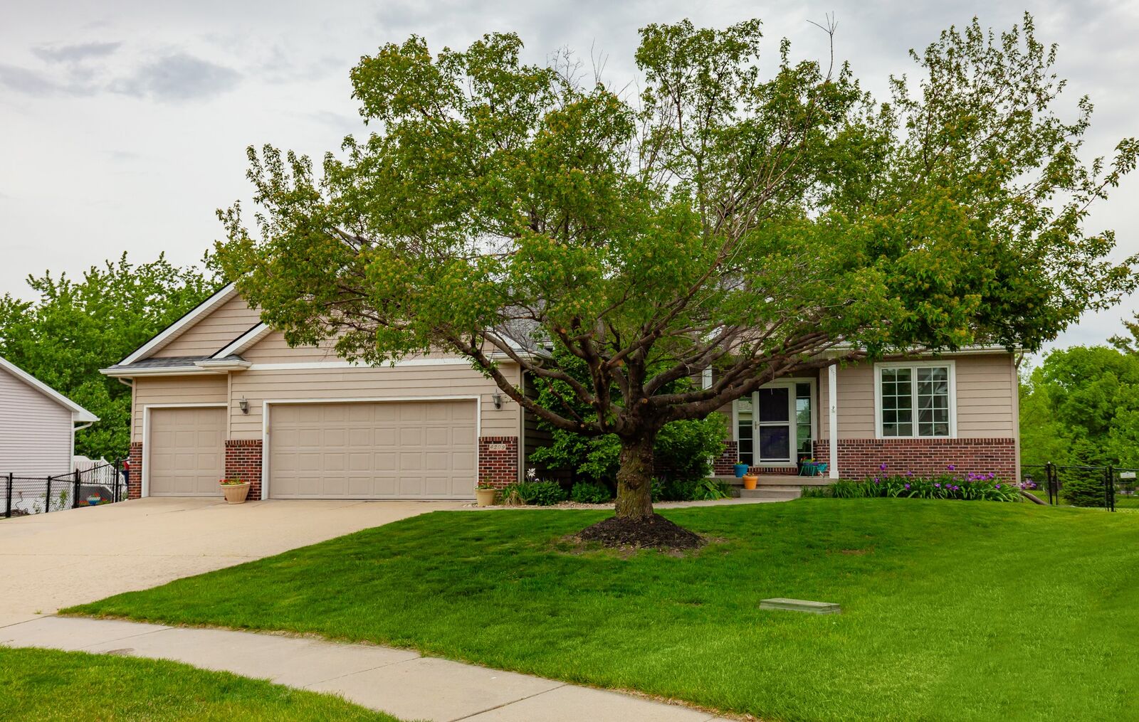 Property Photo:  4209 127th Circle  IA 50323 