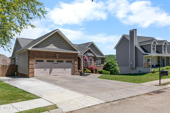 Property Photo:  6113 Stratford Park Blvd 2  TN 37912 