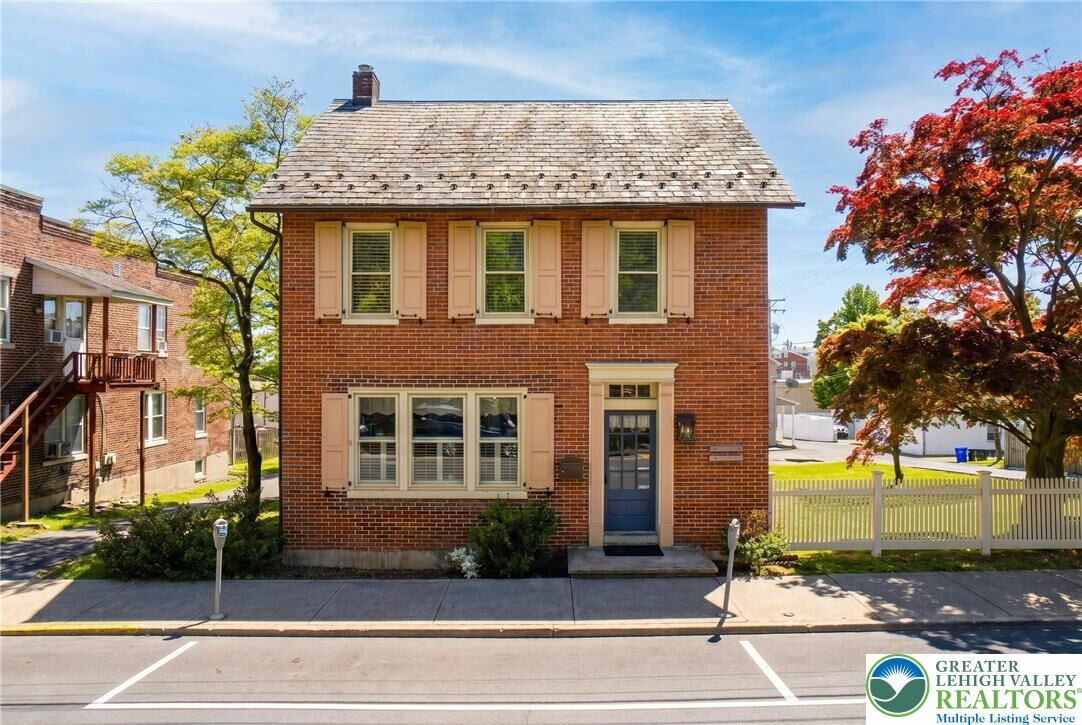 Property Photo:  32 E Center Street  PA 18064 