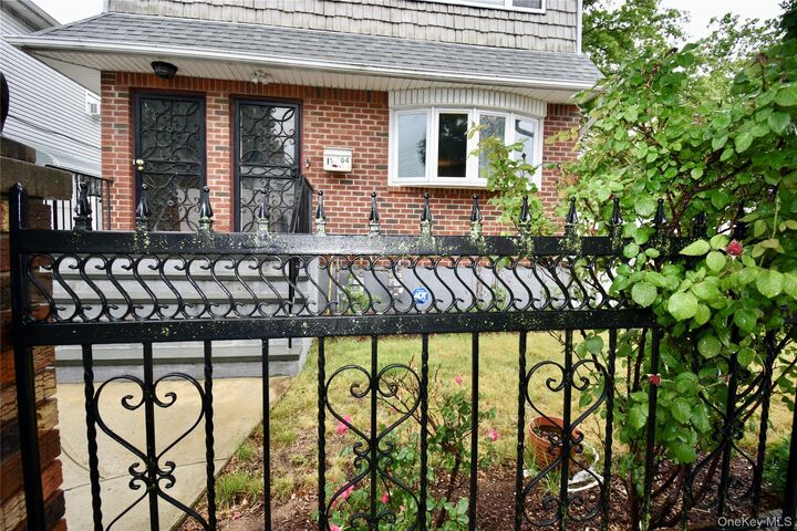 Property Photo:  15004 123rd Avenue  NY 11434 