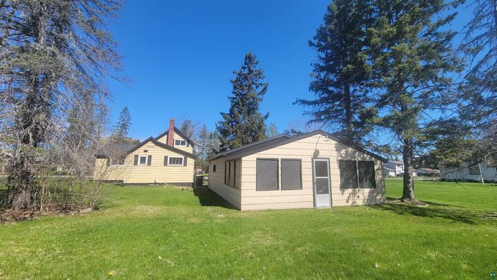 Property Photo:  1710 E 6th St E  WI 54806 