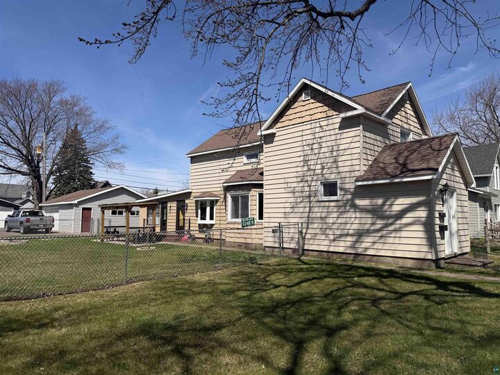 Property Photo:  1619 Susquehanna Ave  WI 54880 