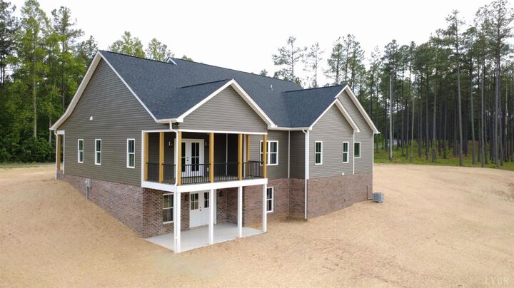 Property Photo: 405 Hixburg Road VA 23958