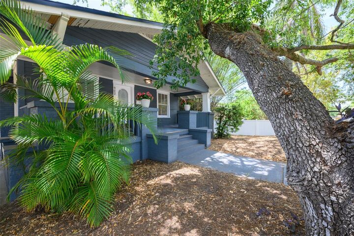 Property Photo: 902 W Columbus Drive FL 33602