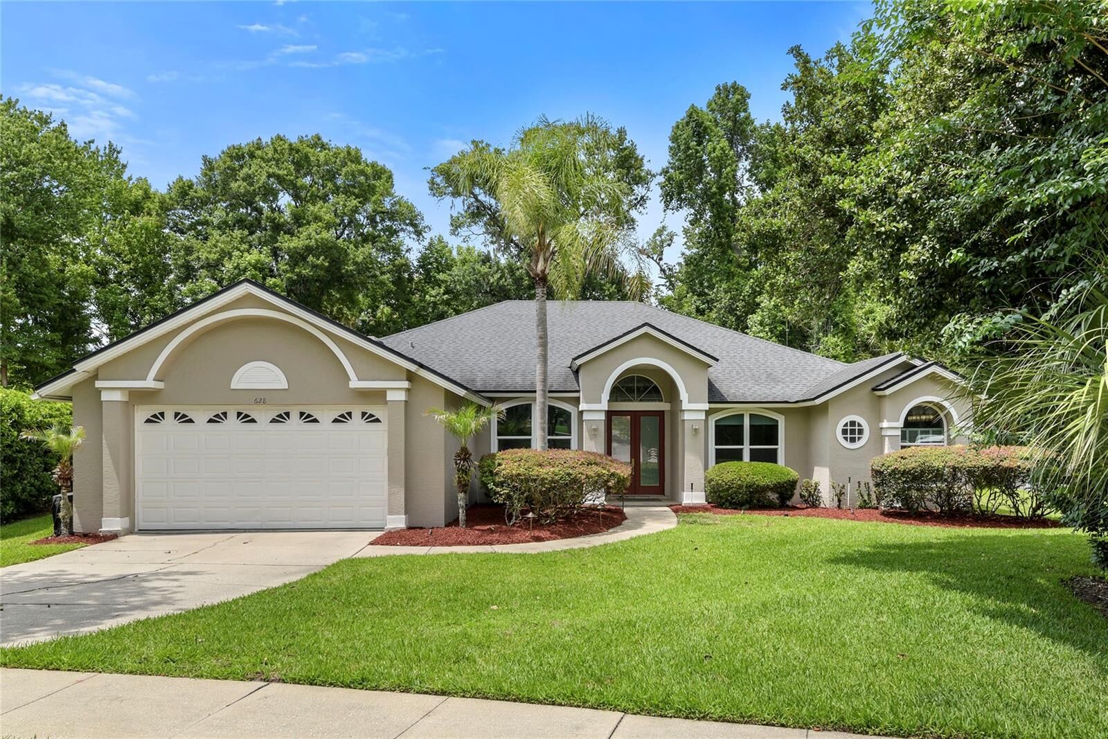 Property Photo:  628 Longmeadow Circle  FL 32779 
