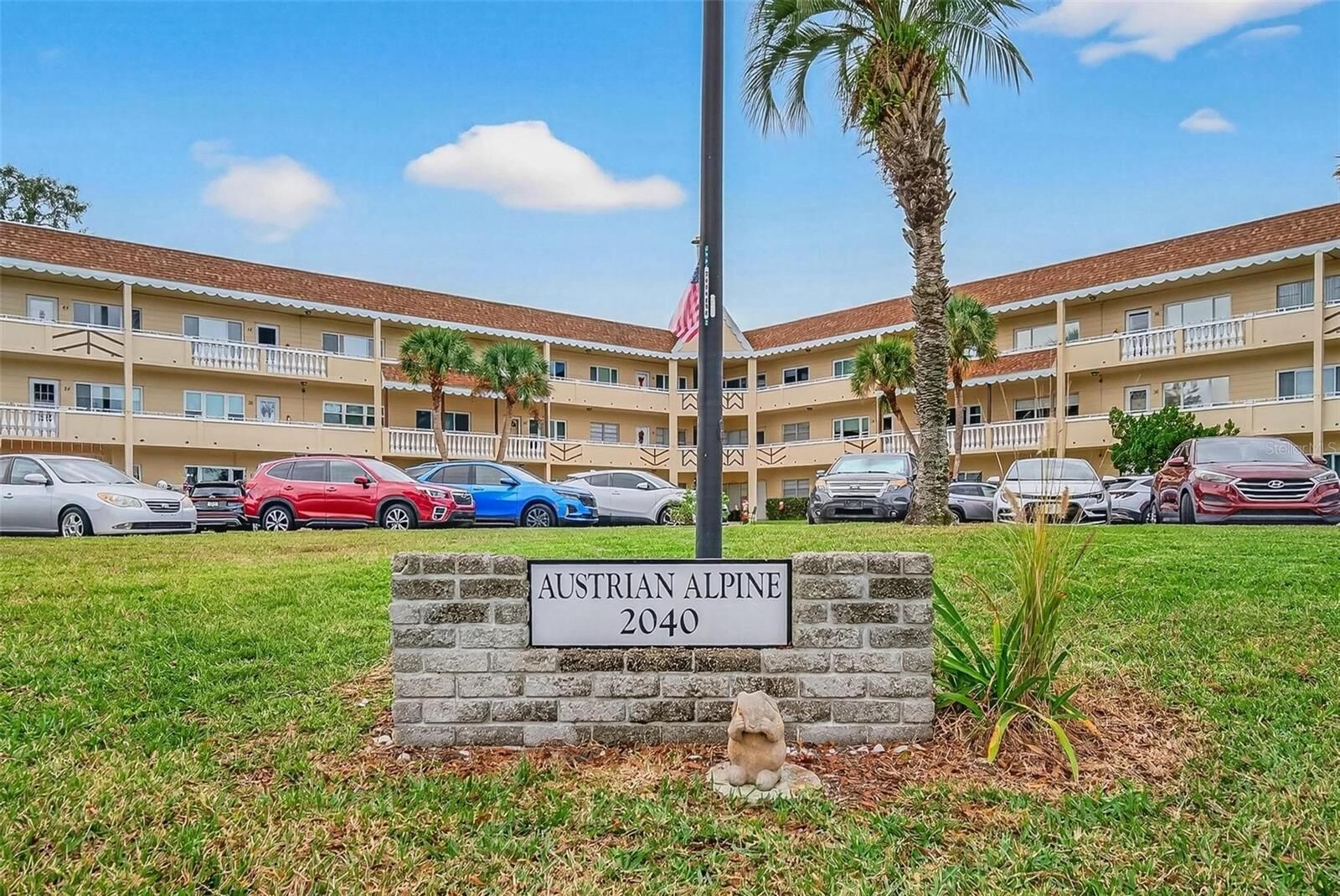 Property Photo:  2040 World Parkway Boulevard 34  FL 33763 