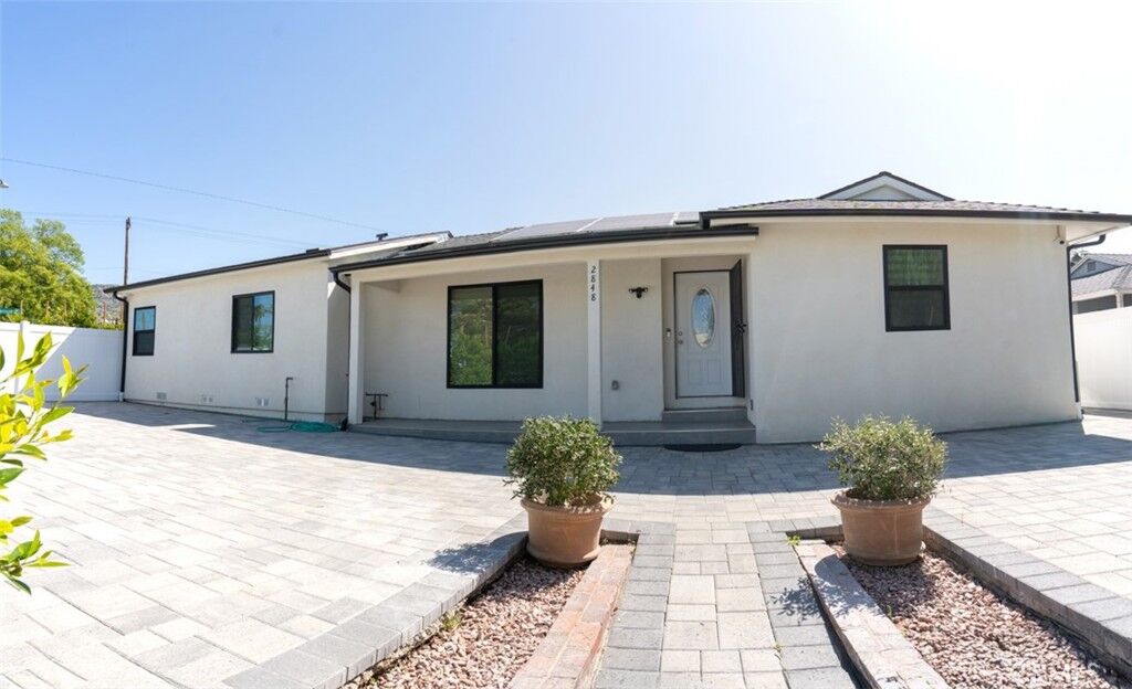 Property Photo:  2848 N Frederic  CA 91504 